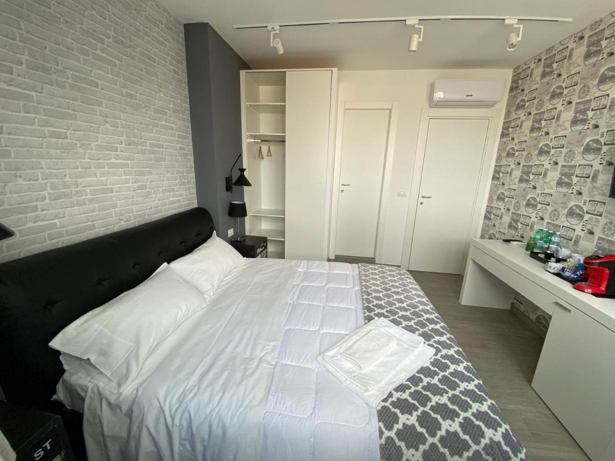 2B Fifteen Floor Suite Napoli Eksteriør bilde
