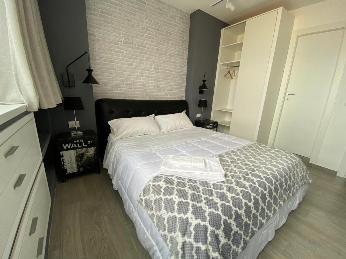 2B Fifteen Floor Suite Napoli Eksteriør bilde
