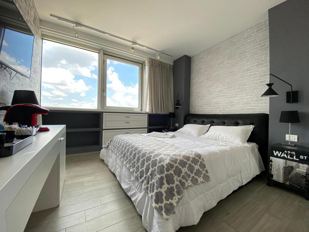 2B Fifteen Floor Suite Napoli Eksteriør bilde