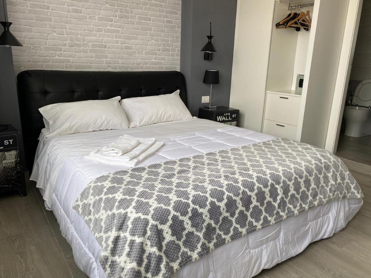 2B Fifteen Floor Suite Napoli Eksteriør bilde