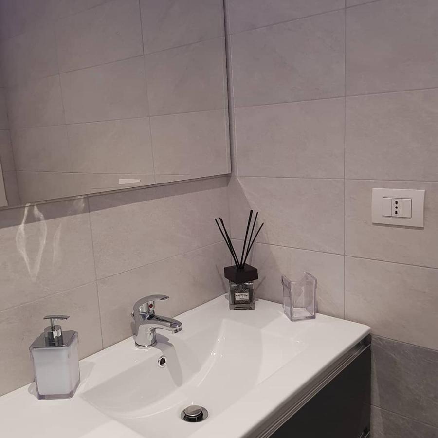 2B Fifteen Floor Suite Napoli Eksteriør bilde